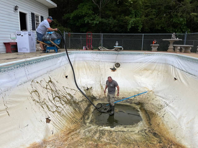 Pool Cleaning in Statesville, North Carolina